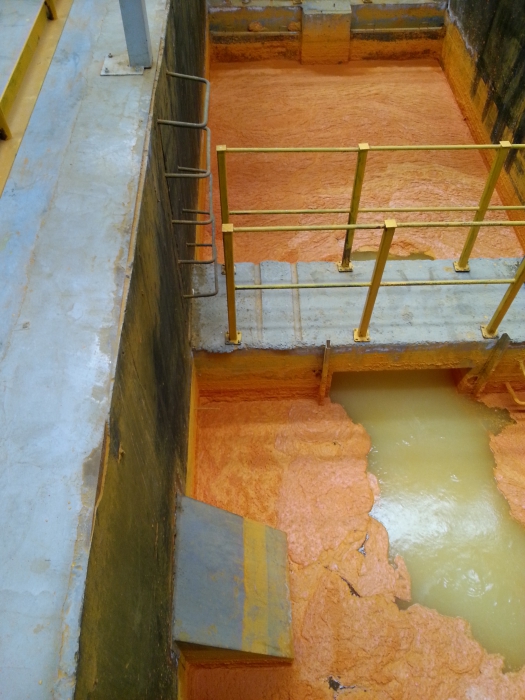 如何操作除漆器以确保安全？